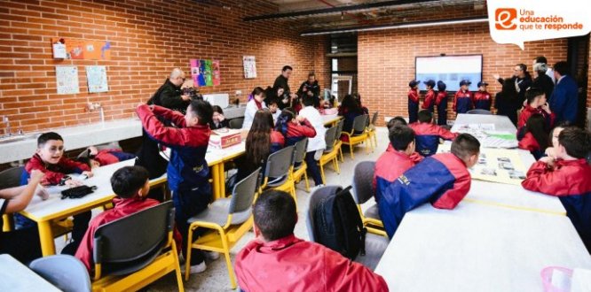 colegio maría currea